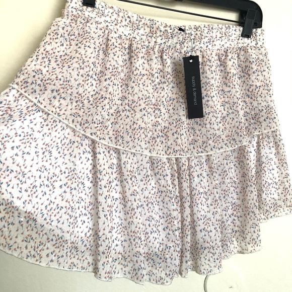 Supply & Demand Floral- print Tiered Mini Skirt - Picture 2 of 7
